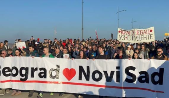 A po e rrezikojnë seriozisht protestat masive në Serbi, pushtetin e Vuqiqit