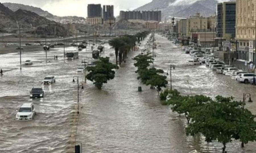 Stuhi e madhe godet Mekën dhe pjesë të tjera të Arabisë Saudite