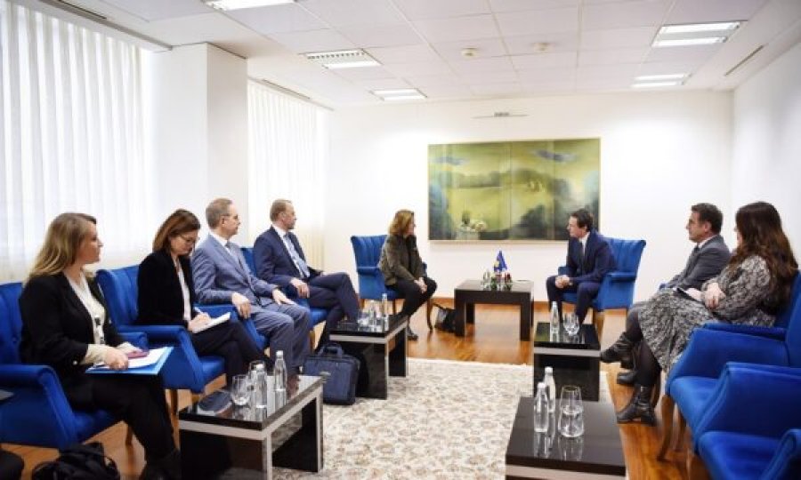 Kurti pret në takim ekipet e misioneve vëzhguese të zgjedhjeve 