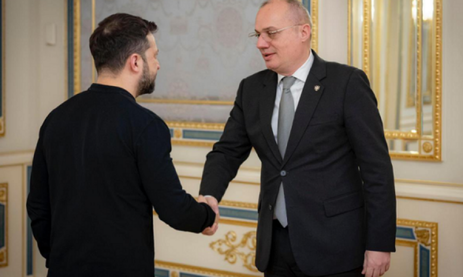 Kryediplomati shqiptar takohet me Zelenskyn në Kiev