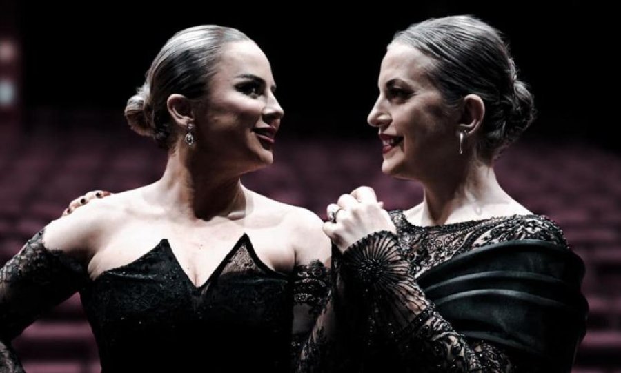 Besiana Mehmedi e Adelina Paloja shkëlqejnë në koncertin e 557-të vjetorit të Gjergj Kastriotit Skenderbeut në Lezhë