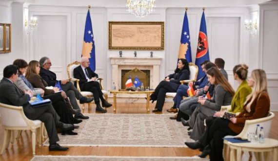 Osmani ka pritur në takim shefat e misioneve diplomatike 