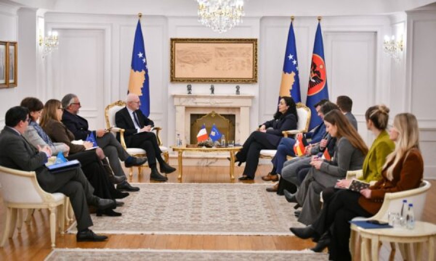 Osmani ka pritur në takim shefat e misioneve diplomatike 