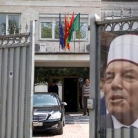 Tahiri: Autoportreti i një narcisti me fjalor fetar