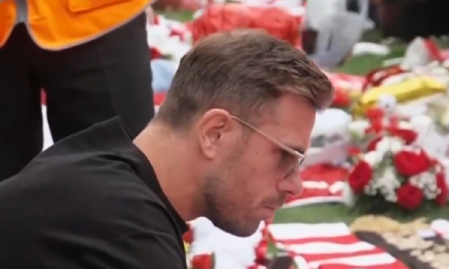 Henderson në lot teksa bën homazhe për Diogo Jotën
