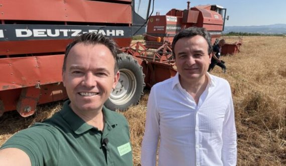 Peci publikon foto me Kurtin nga një arë: U  ba buka e motmotit