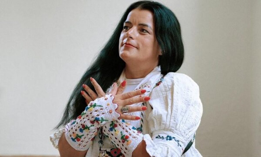 Vasfije Krasniqi në revistën 'Vogue'