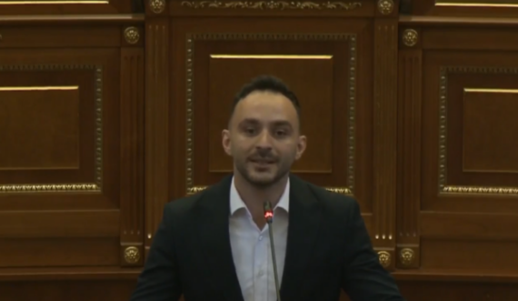 Guri i LDK-së tallet me deputetët e LVV-së: Fitore, çka po keshë? A i ke kthy 200 mijë euro?