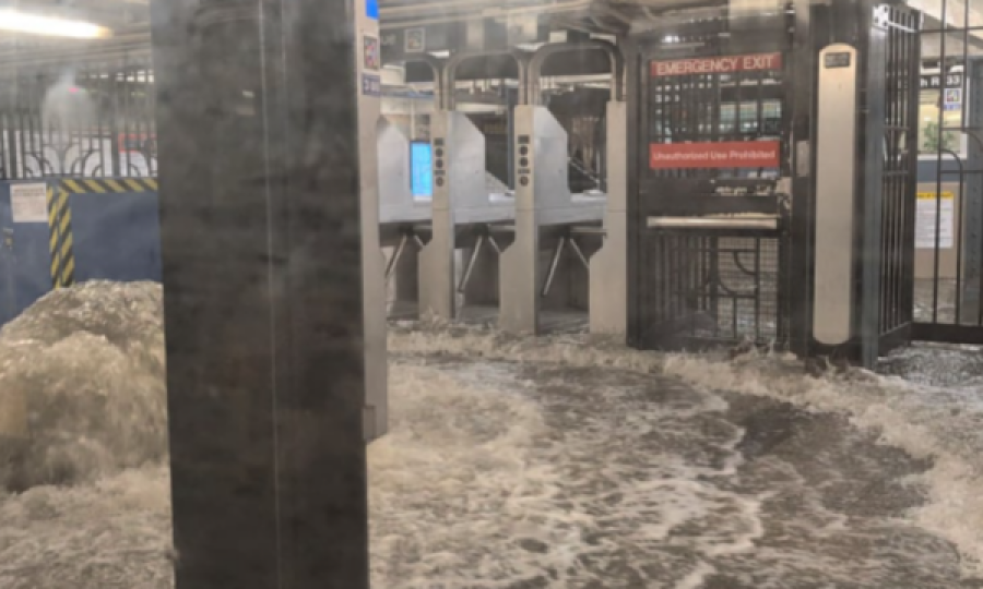 Për shkak të shirave në New York u lëshua një paralajmërim për përmbytje