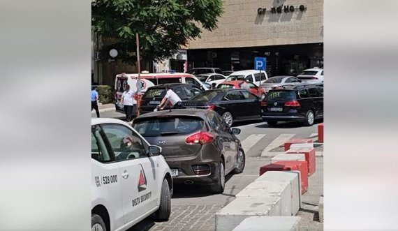 Një person vdiq pasi ka rënë nga lartësia te hoteli 'Grand'