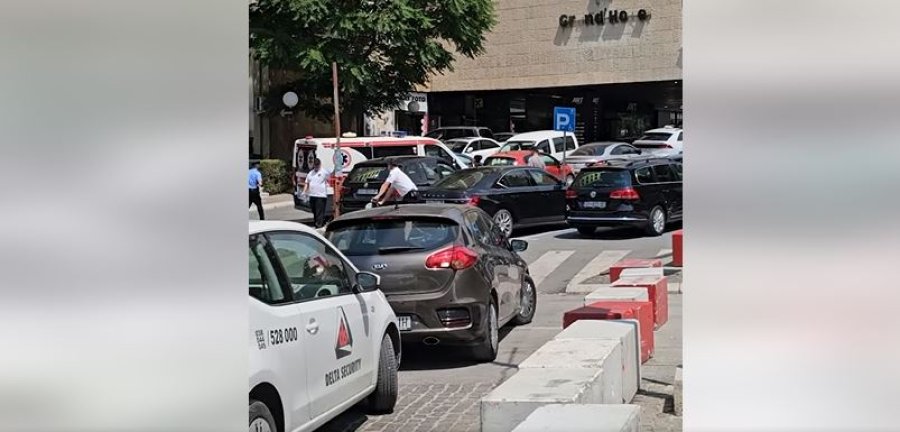 Një person vdiq pasi ka rënë nga lartësia te hoteli 'Grand'