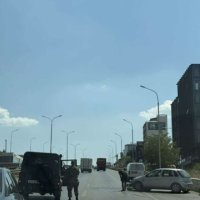 Një automjet ushtarak i KFOR-it dhe një veturë janë përfshirë në një aksident