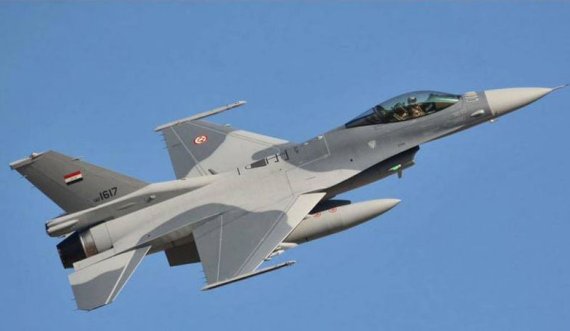 Rrëzohet një avion në këtë vend, raportohet për disa të vdekur