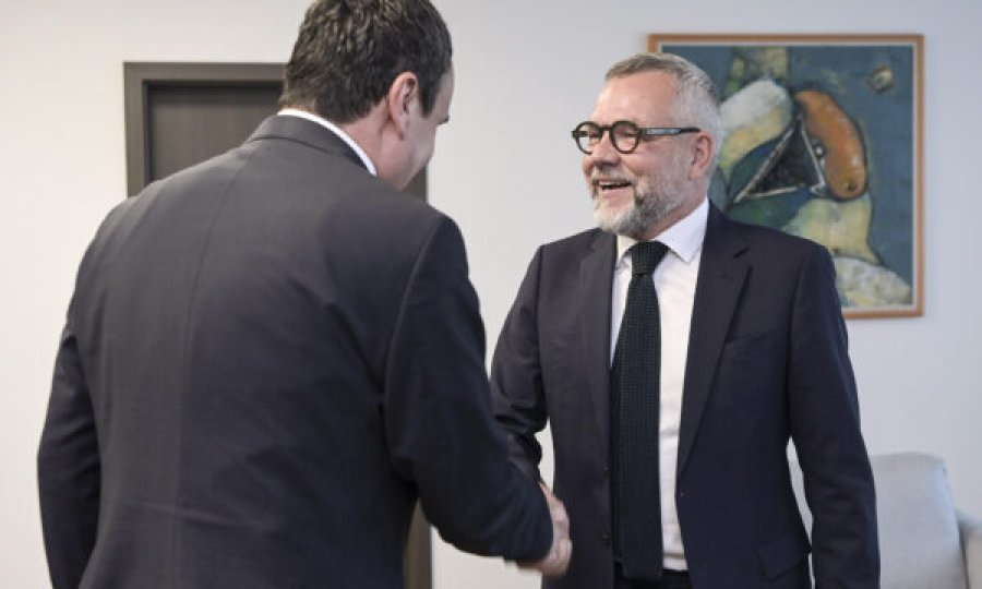 Albin Kurti e takon ish-deputetin gjerman Michael Roth