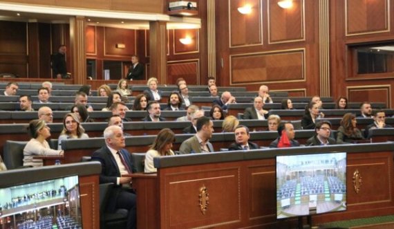 Kapiti: A janë normal kryeministri dhe deputetët e Kosovës?