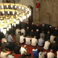 Besimtarët e fesë islame kremtojnë sot festën e Fitër-Bajramit