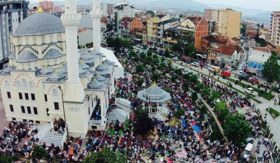'Kosova Sot' ua uron festën e 'Kurban Bajramit', të gjithë besimtarëve muslimanë