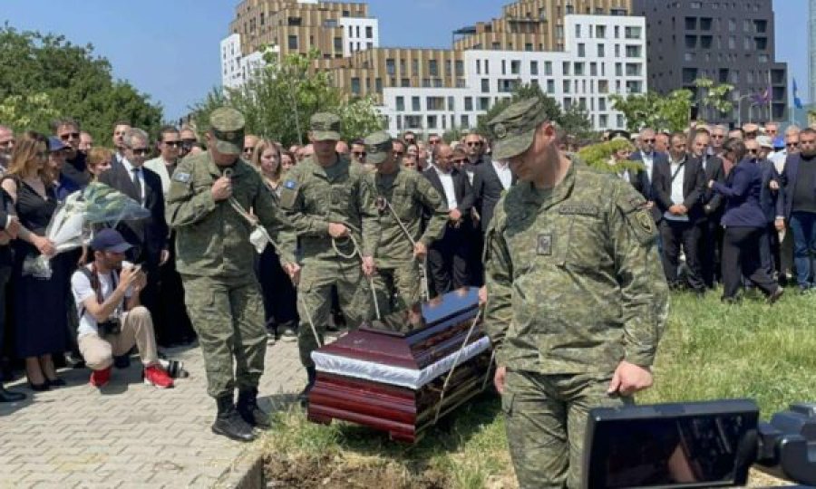 Varroset me nderime në Velani të Prishtinës Bujar Bukoshi