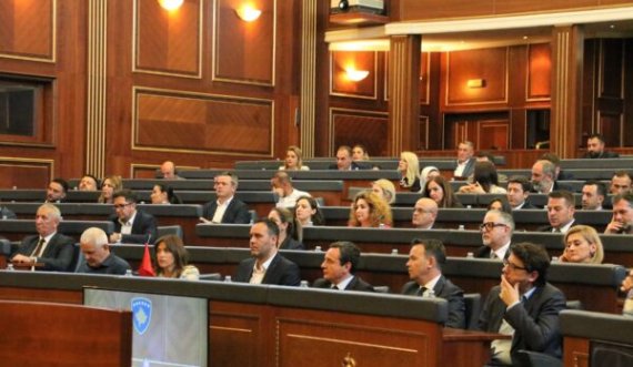 Mulliqi: Kuvendarët po veprojnë të çorganizuar sikur të ishin nën ndikimin e madh të alkoolit?!