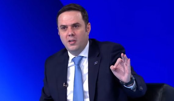 Abdixhiku: Presidentja Osmani bën mirë të ketë qëndrim 