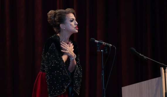 Besiana Mehmedi me miqtë e saj realizon koncert në Klinë