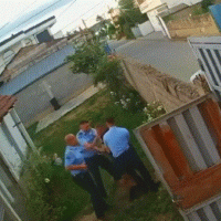 Këta janë policët e Kosovës që e rrahën brutalisht një qytetar në oborrin e shtëpisë