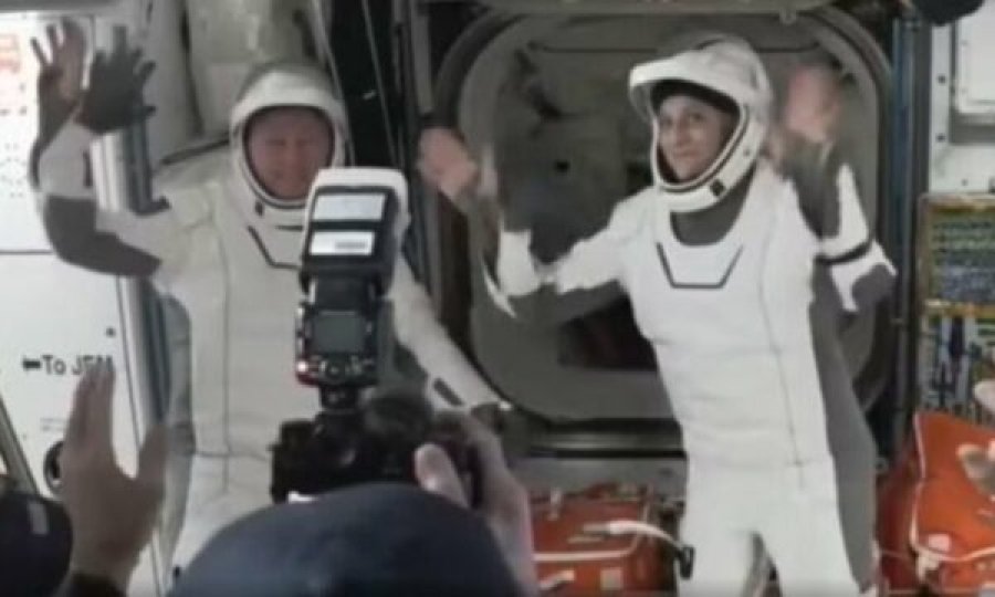 Kthehen në Tokë, dy astronautët e bllokuar në hapësirë