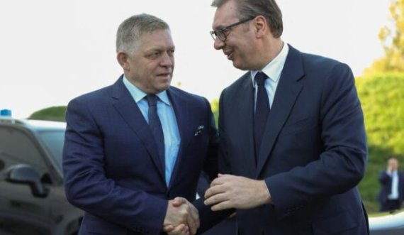 A do t’i anulojnë udhëtimet në Moskë Vuçiq e Fico?