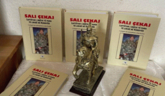Në Zvicër përurohet libri enciklopedik 'Sali Çekaj –Luftëtar i orëve të para të Lirisë së Kosovës'