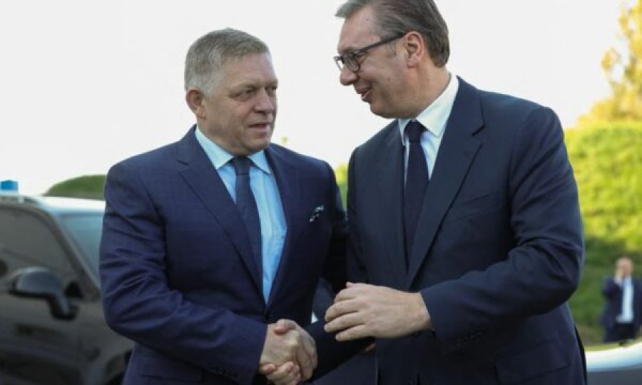 A do t’i anulojnë udhëtimet në Moskë Vuçiq e Fico?