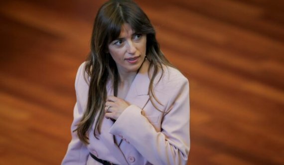 Albulena Haxhiu s’tregon edhe sa herë do të provojë që të zgjidhet kryeparlamentare