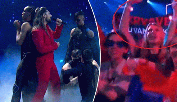 Pankartë e fuqishme kundër Serbisë gjatë performancës së artistit serb në ‘Eurovision 2025’