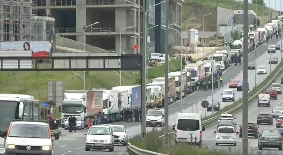 Kështu u bllokua Prishtina nga protesta e bizneseve