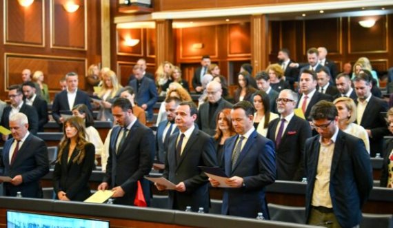 E zbulon analisti: Ekzistojnë tri rrugë politike për të dalur nga kjo bllokadë e pakuptimtë në Kuvend