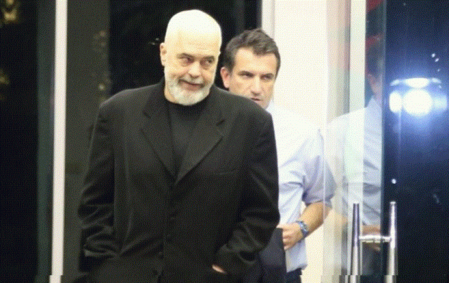 Rama shkarkon Erion Veliajn nga ky post