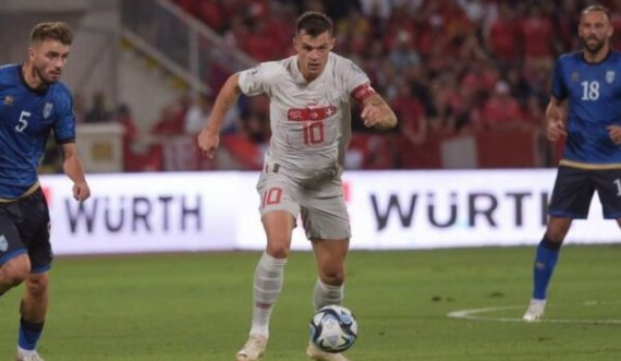 Granit Xhaka u 'fishkëllua' në stadiumin 'Fadil Vokrri'