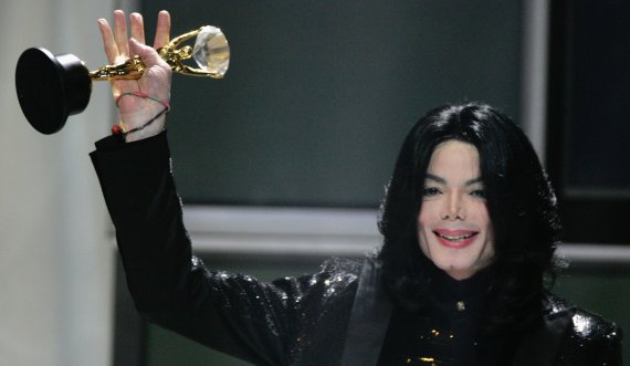 Ja sa para ka fituar Michael Jackson pas vdekjes