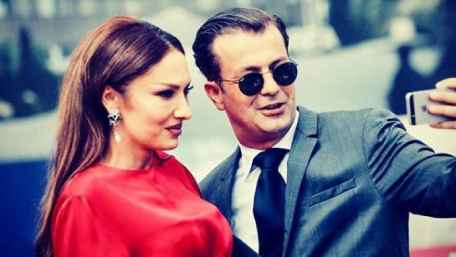 Adelina Ismaili surprizon bashkëshortin në koncertin e 40-vjetorit të karrierës