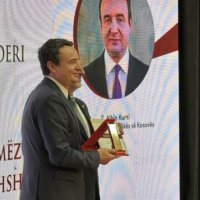 Albin Kurti pranon titullin 'Alumni Nderi' i UP’së