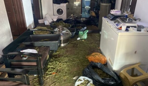 Disa shtetas të Shqipërisë arrestohen në një shtëpi në Podujevë