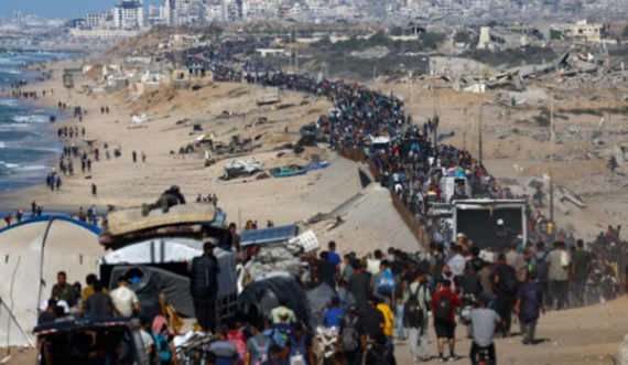 Mijëra palestinezë po kthehen në shtëpitë e tyre në Gazë