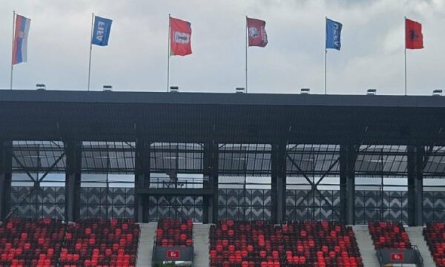 Federata serbe e vendosë flamurin shqiptar në stadium