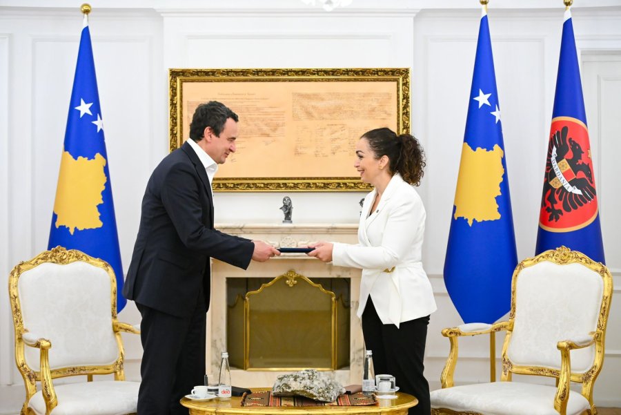 Vjosa Osmani e mandaton Albin Kurtin për formimin e Qeverisë