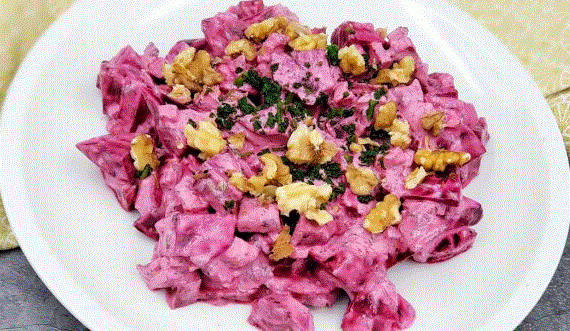 Recetë: Sallatë me panxhar dhe kos