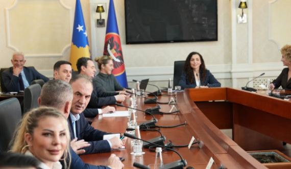 Përfundon takimi i krerëve të partive me Presidenten Osmani