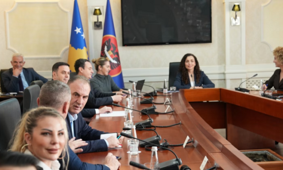 Përfundon takimi i krerëve të partive me Presidenten Osmani