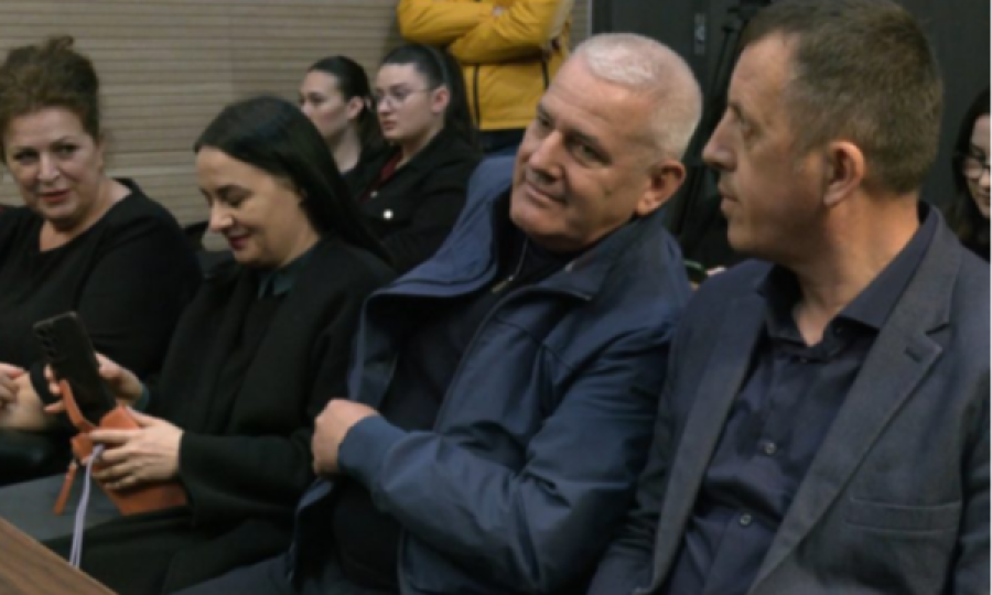 Urdhri për t’i çuar me forcë nga policia Sveçlën, Zybën e Pacollin