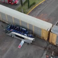 Treni përplaset me autobusin, 10 viktima dhe 61 të plagosur