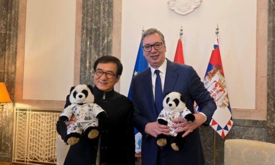 Vuçiq e çon në Beograd aktorin Jackie Chan
