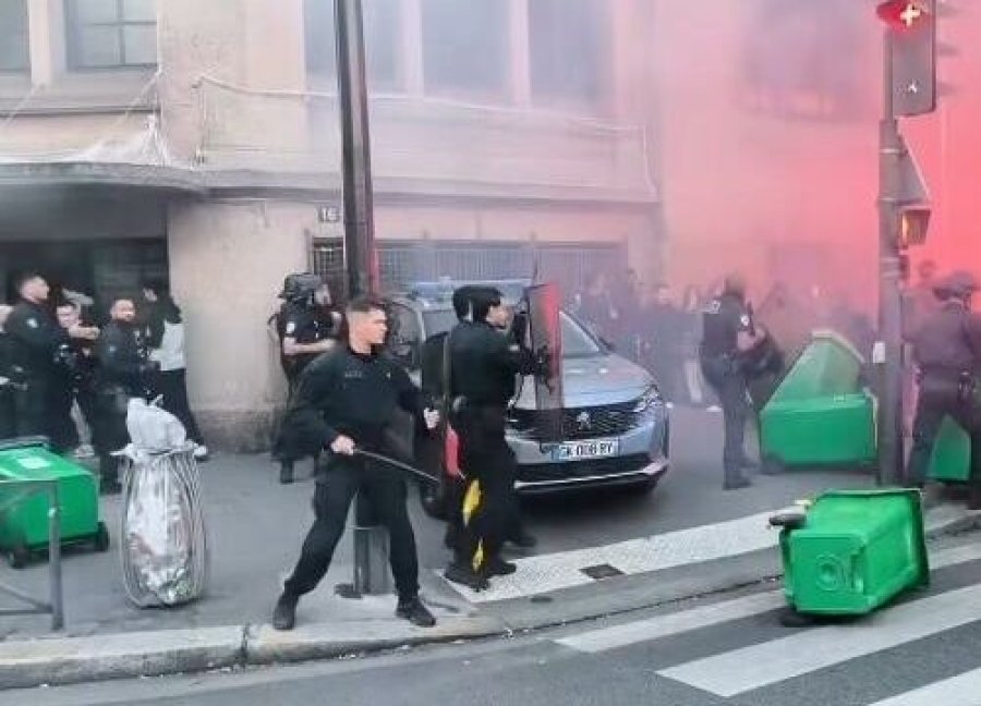 Qindra protestues në Francë përpiqen të pushtojnë metronë e Parisit